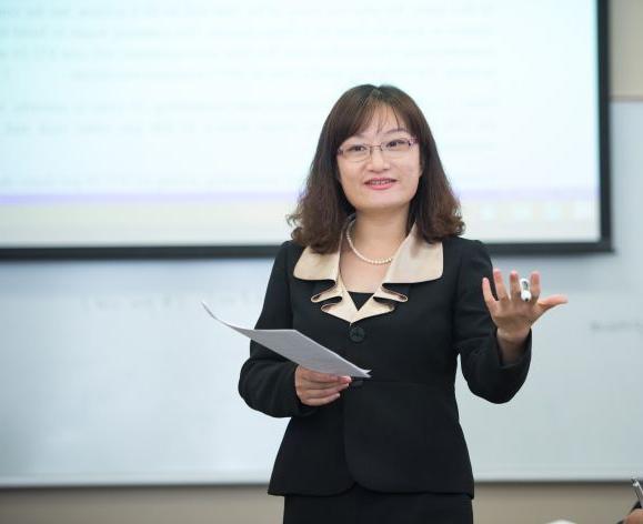 Professor Wenjing Ouyang